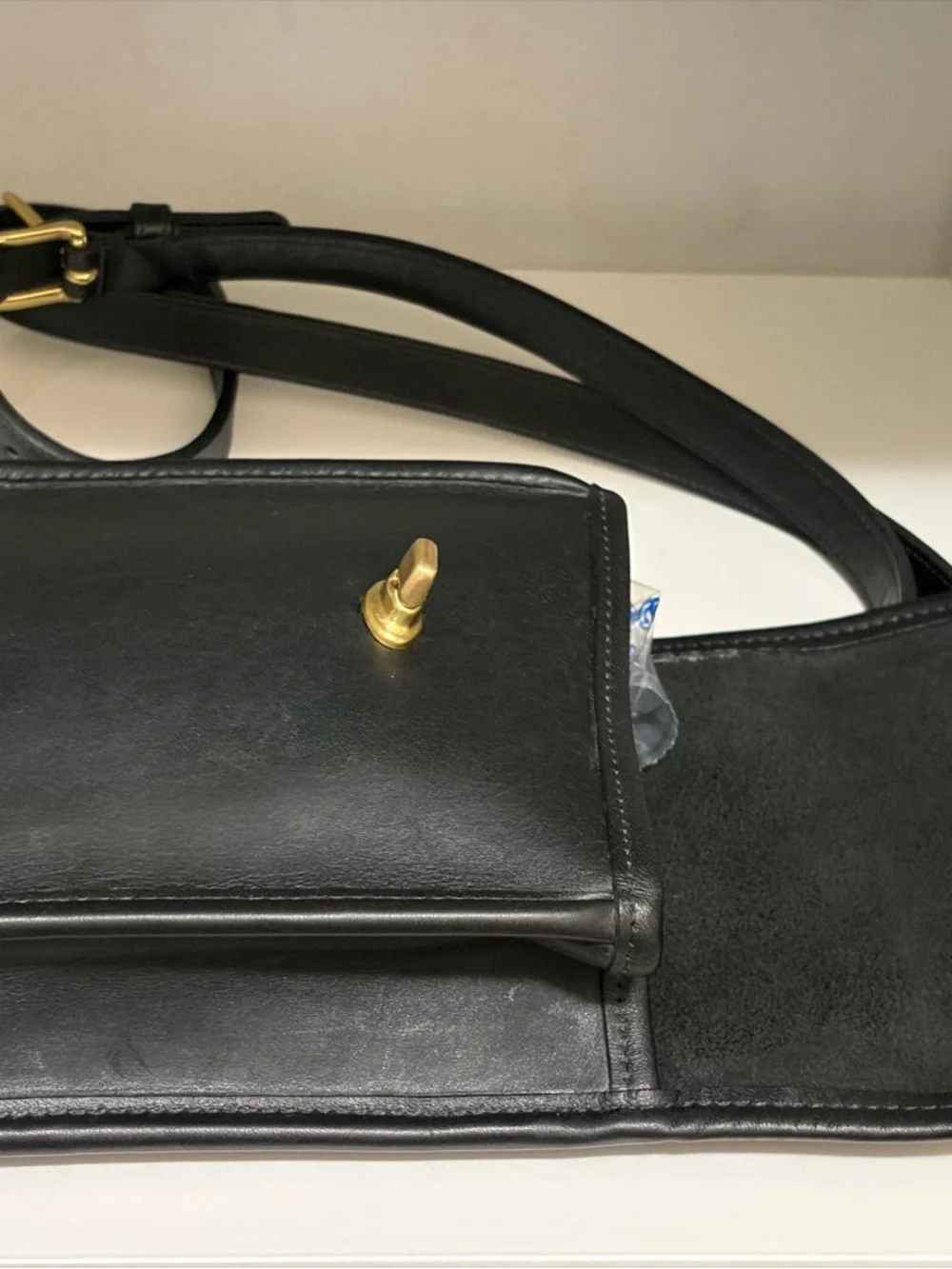 Pristine Vintage Coach Small Sidepack (#9978) Black Leather with Brass Turnlock - Picture 6 of 13